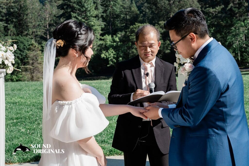 Brazilian Room Wedding // Linna + Jonathan -