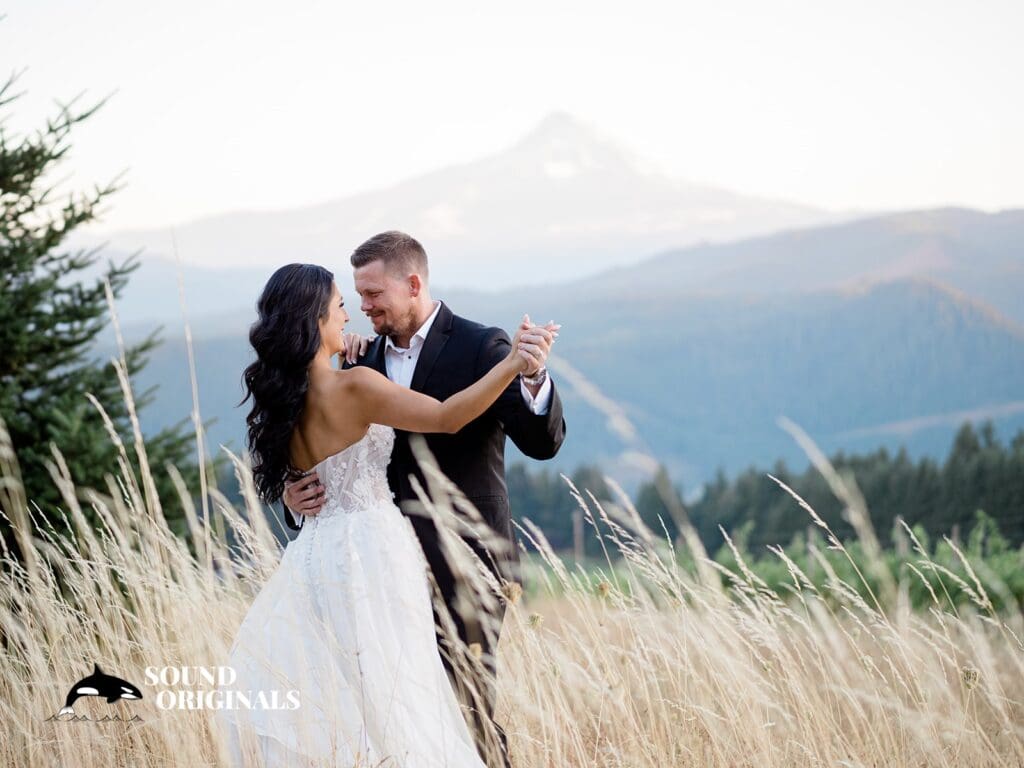 Gorge Crest Vineyards Wedding // Alejandra + Brandon -