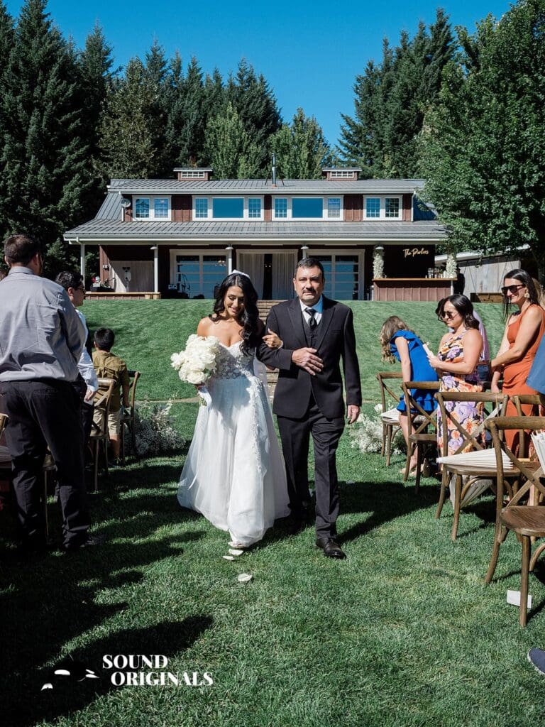 Gorge Crest Vineyards Wedding // Alejandra + Brandon -