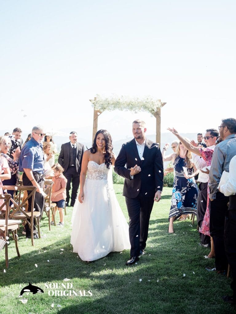 Gorge Crest Vineyards Wedding // Alejandra + Brandon -