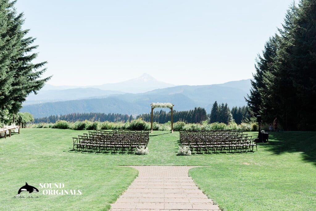 Gorge Crest Vineyards Wedding // Alejandra + Brandon -