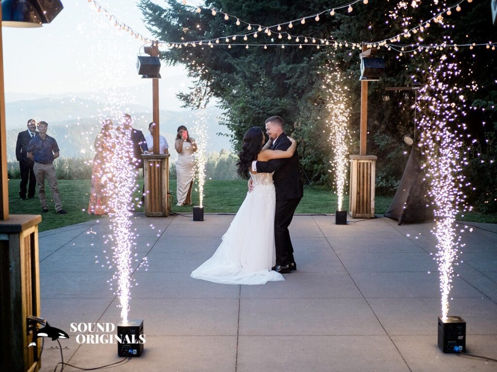 Gorge Crest Vineyards Wedding // Alejandra + Brandon -