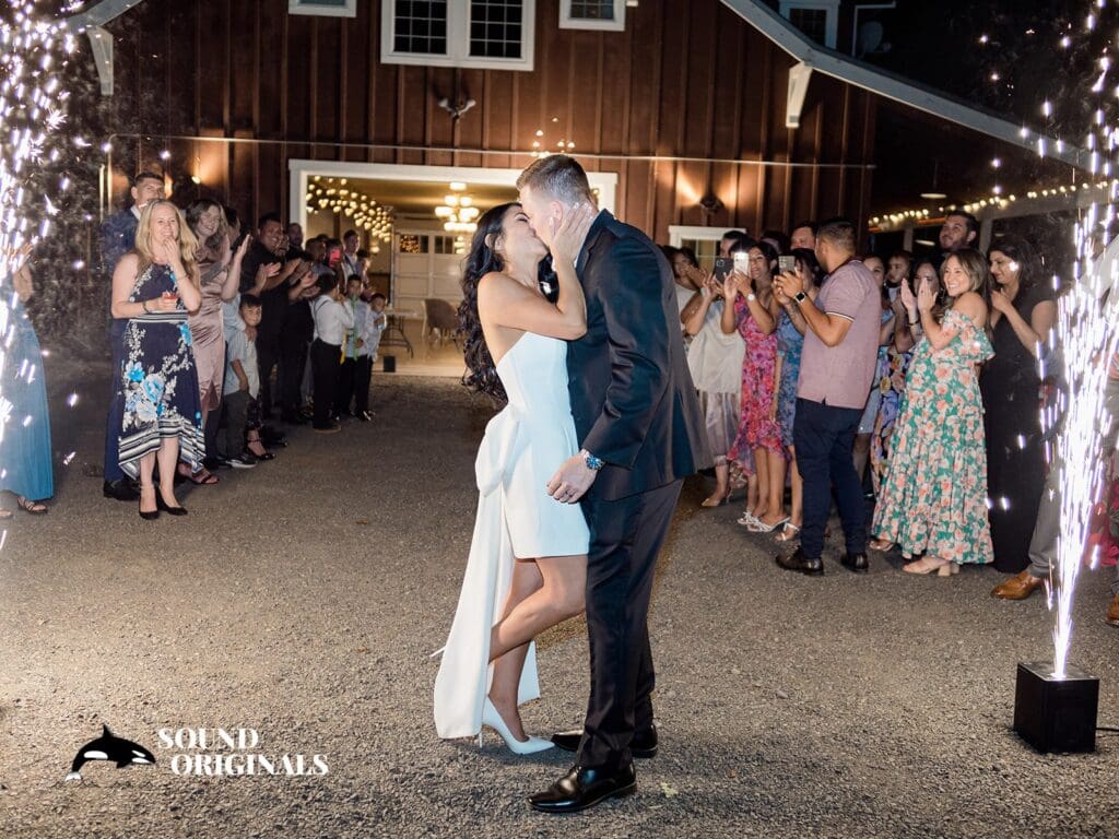 Gorge Crest Vineyards Wedding // Alejandra + Brandon -