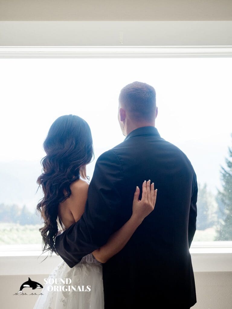 Gorge Crest Vineyards Wedding // Alejandra + Brandon -