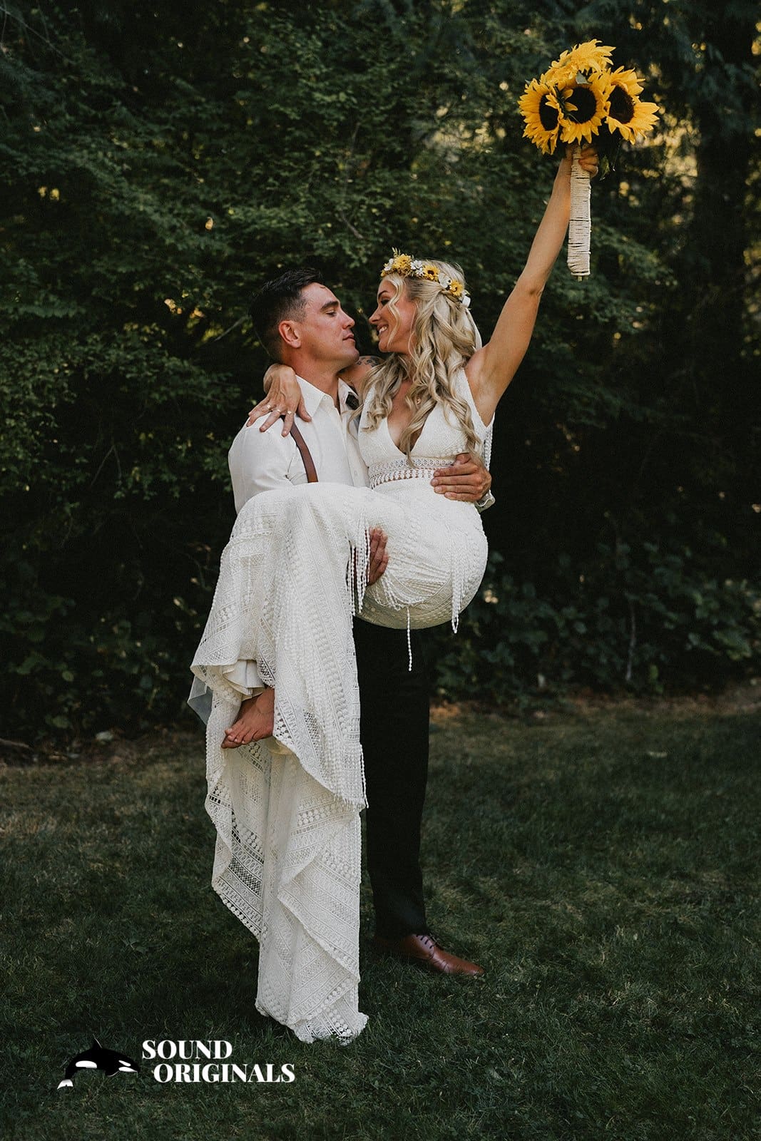 Gray Bridge Venue Wedding // Erika + Dustin -