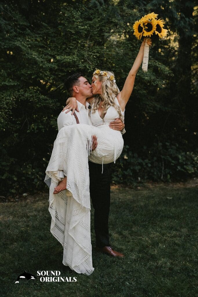 Gray Bridge Venue Wedding // Erika + Dustin -