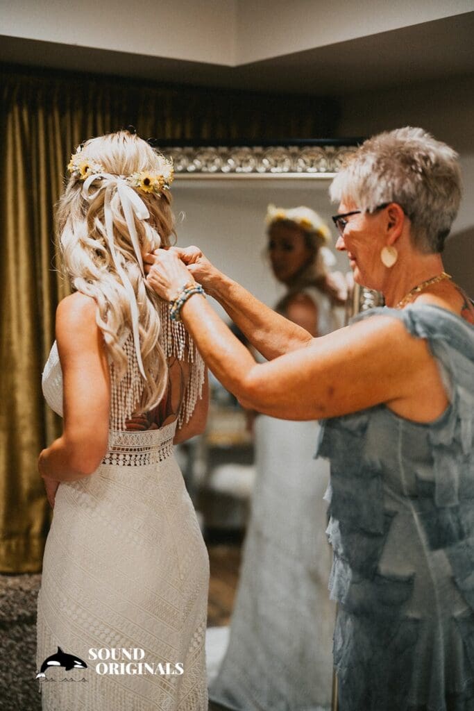 Gray Bridge Venue Wedding // Erika + Dustin -