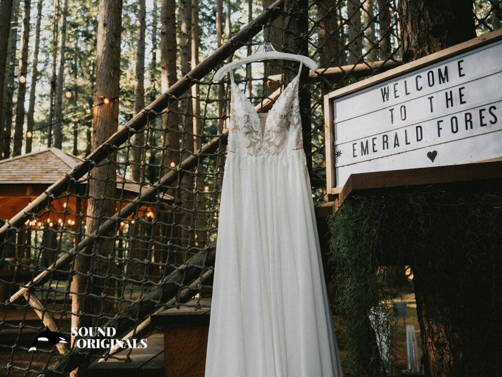 Bea + Ryan Redmond Emerald Forest Wedding // Bea & Ryan -