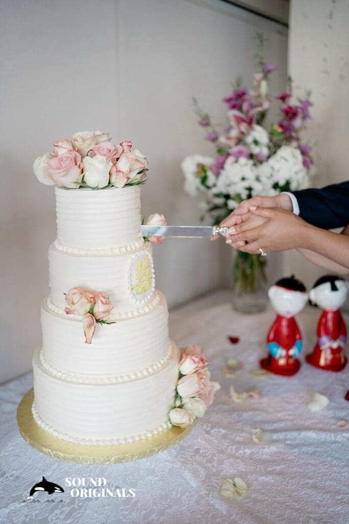 Salty's at Alki Wedding // Risa + Dave -