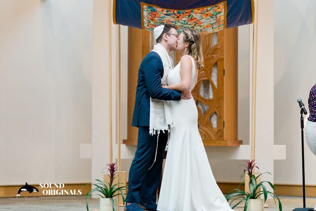 Temple Beth Am Wedding // Ethan + Savannah -
