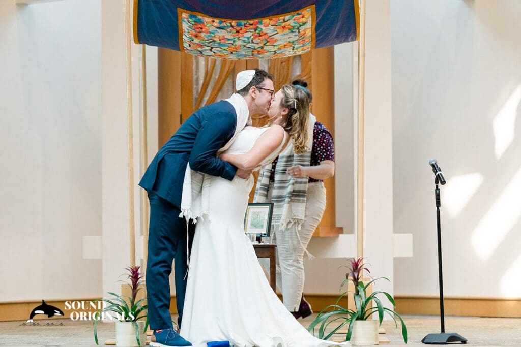Temple Beth Am Wedding // Ethan + Savannah -