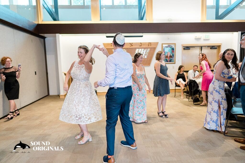 Temple Beth Am Wedding // Ethan + Savannah -