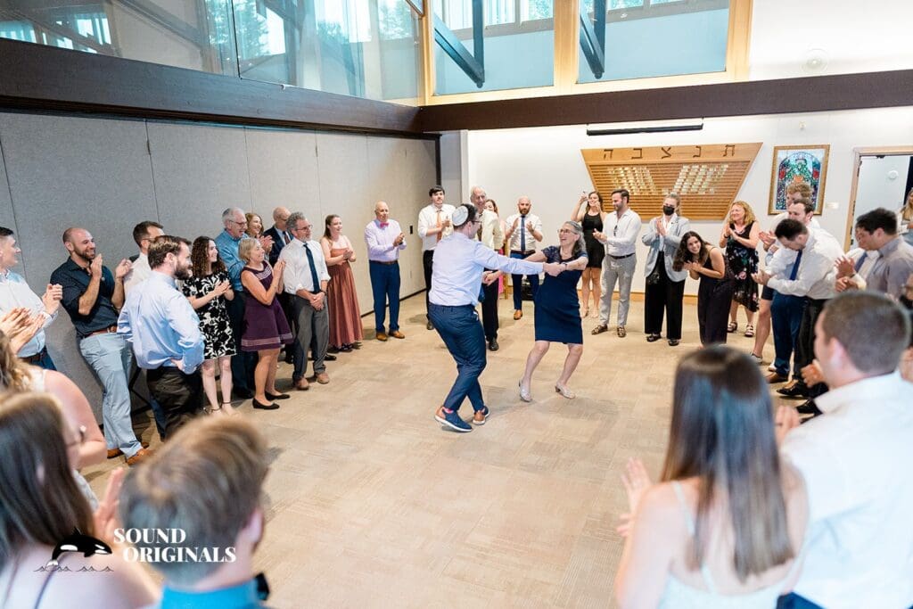 Temple Beth Am Wedding // Ethan + Savannah -
