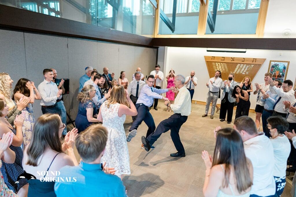 Temple Beth Am Wedding // Ethan + Savannah -
