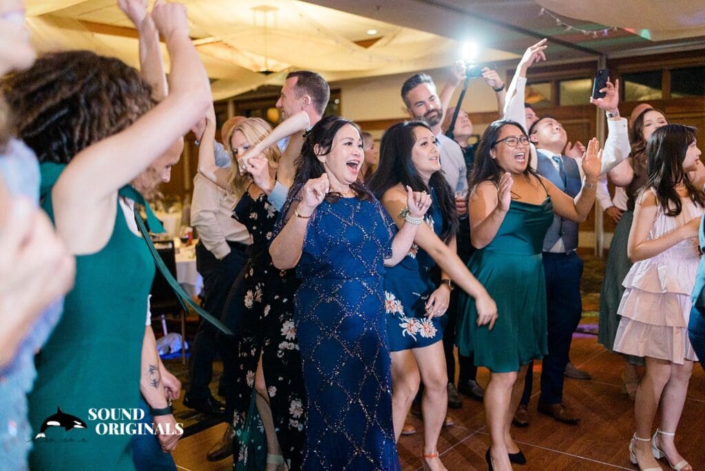 The Club at Snoqualmie Ridge Wedding // Kelsey + Ryan -