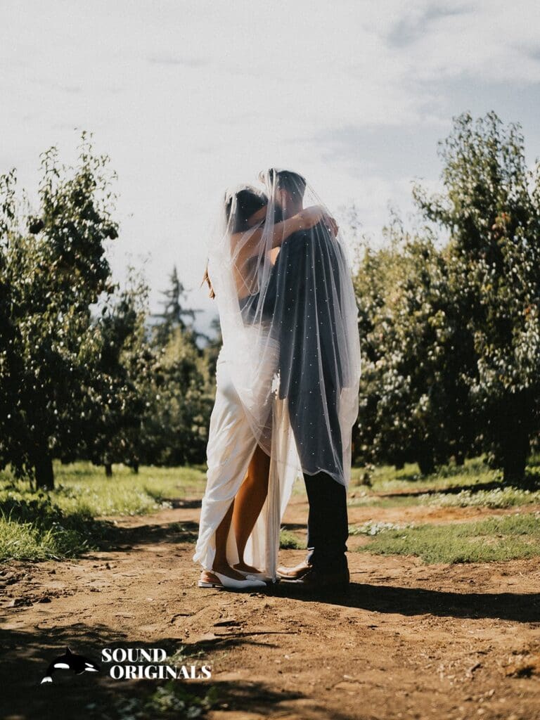 The Orchard Hood River Wedding // Erika & Chris -