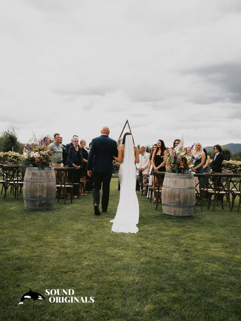 The Orchard Hood River Wedding // Erika & Chris -