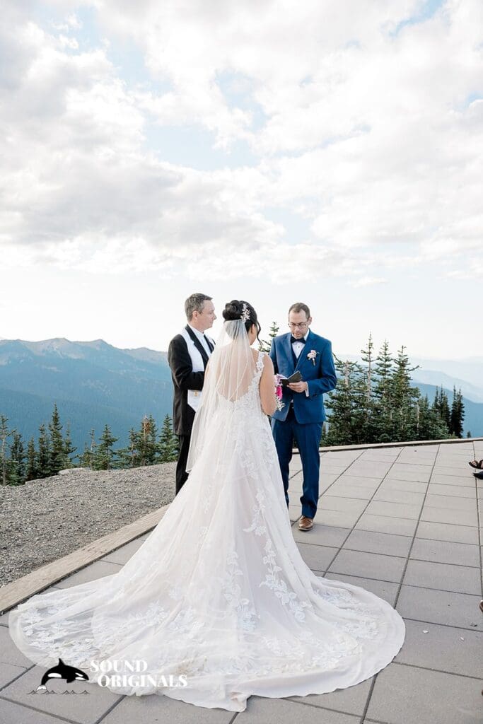 Carlyn + Derek Crystal Mountain Resort Wedding // Carlyn + Derek -