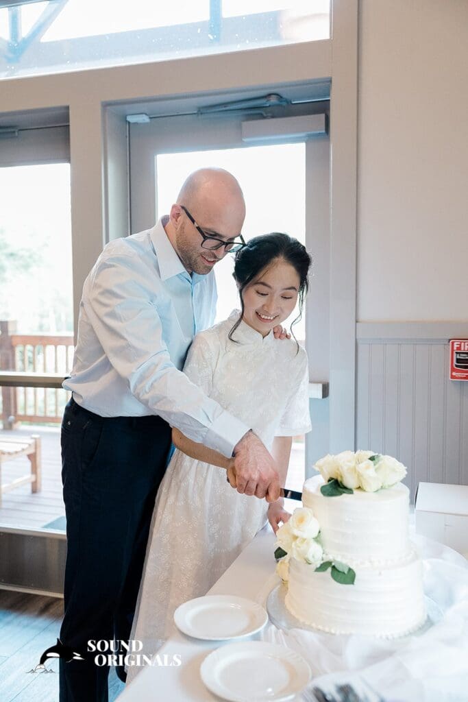 Redmond Ridge Event Center Wedding // Lukas + Han -