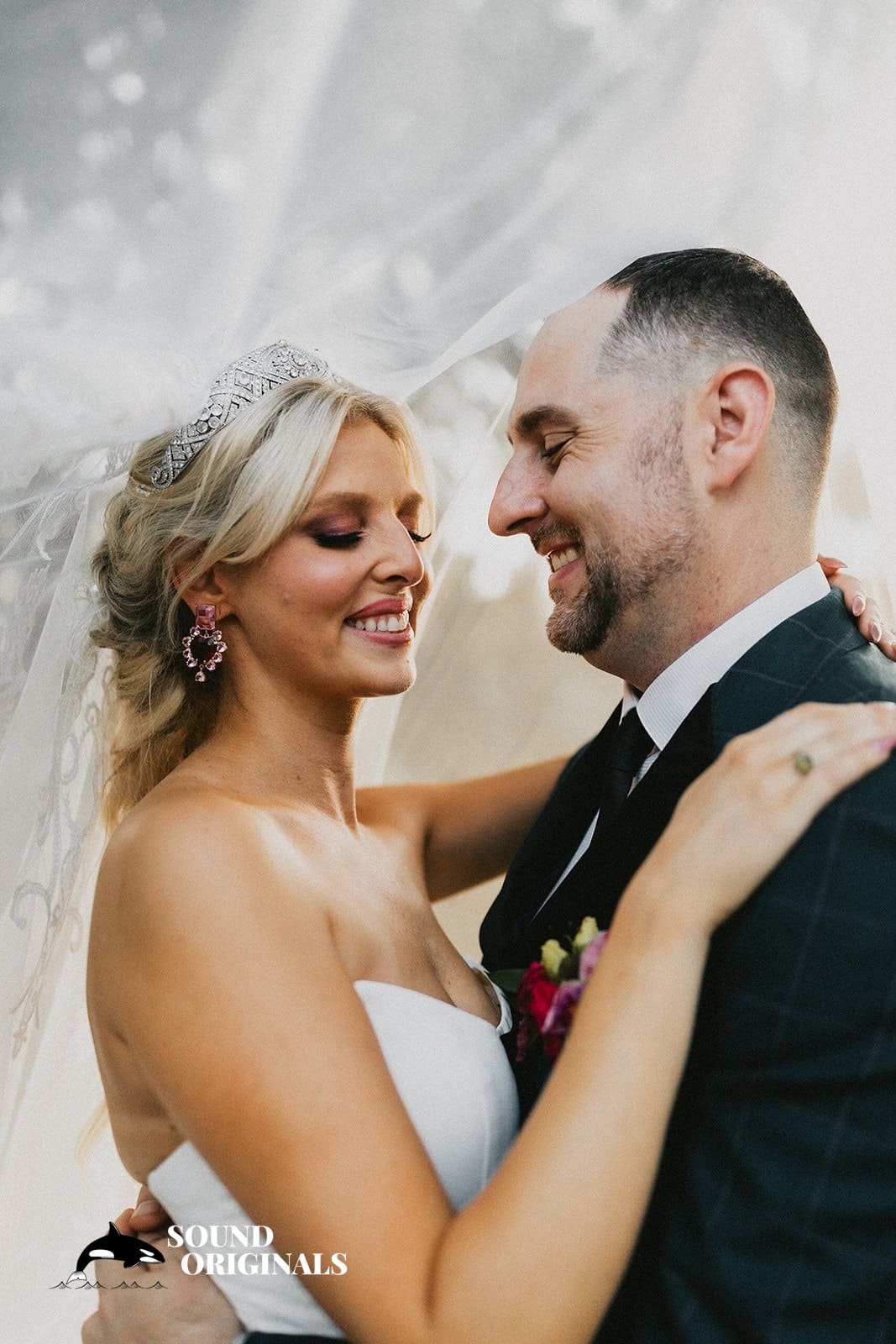 Gray Bridge Venue Wedding // Kyla + Mason -