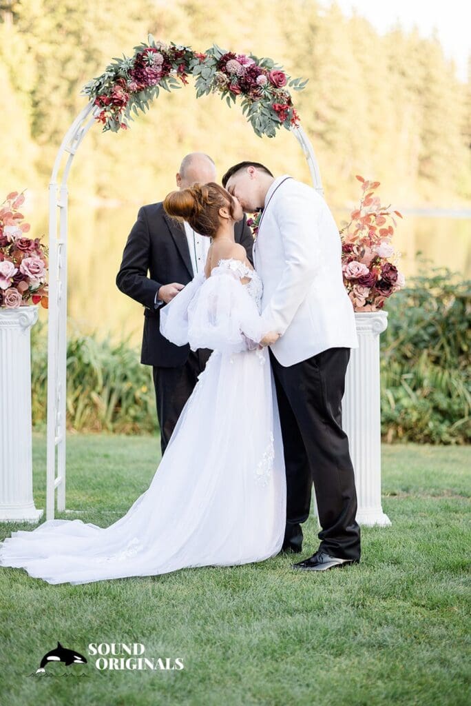 Lake Wilderness Lodge Wedding // Maria + Jonah -