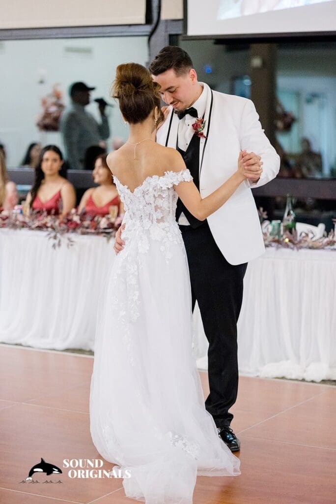 Lake Wilderness Lodge Wedding // Maria + Jonah -