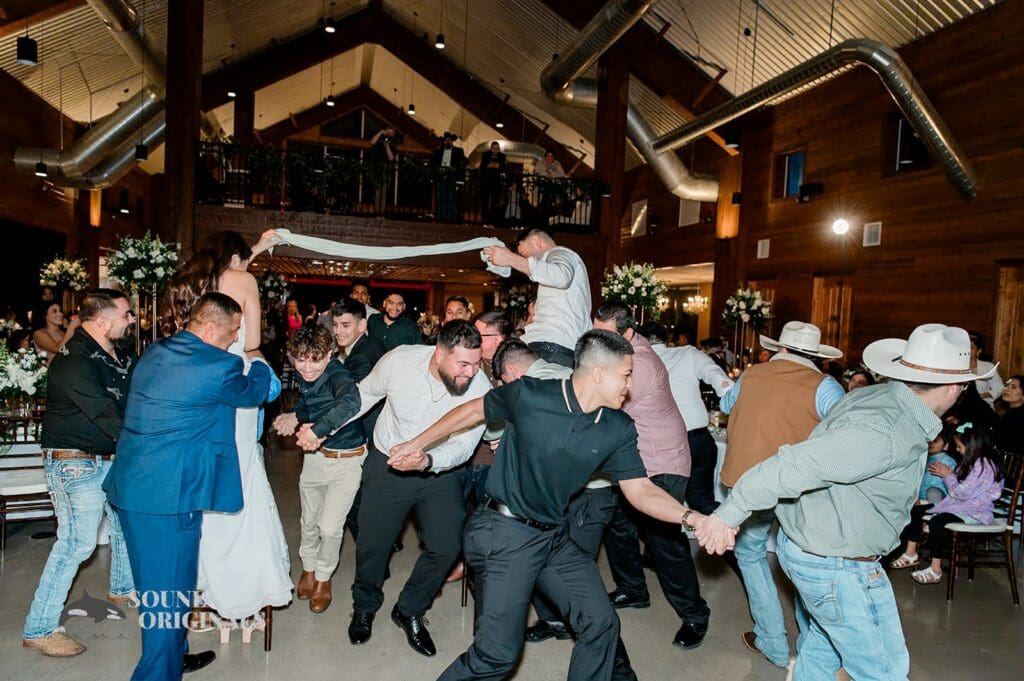 Starshine Texas Wedding // Brandon + Laura -