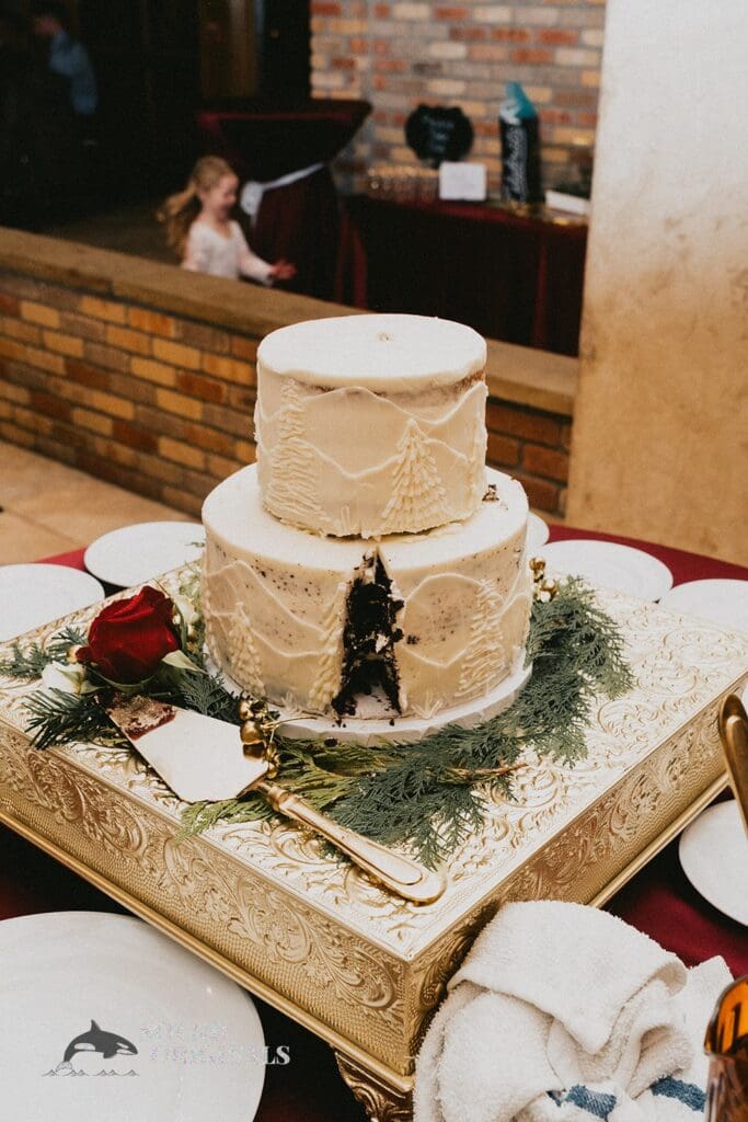 Della Terra Mountain Chateau Wedding // Madison + Jonathan -