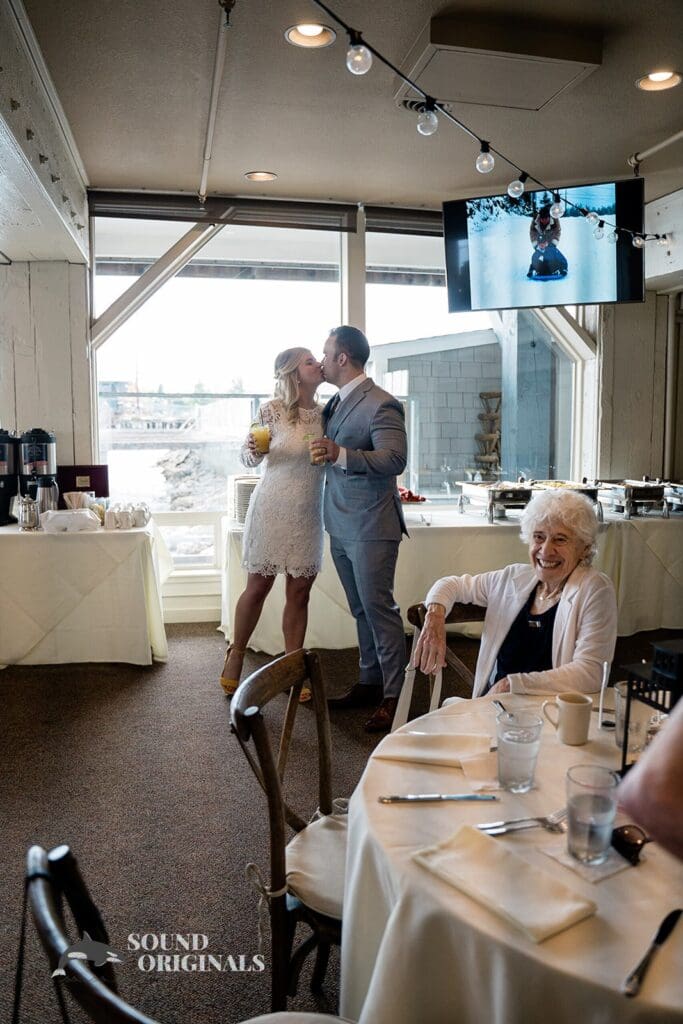 Salty's on Alki Wedding // Hannah + Isaac -