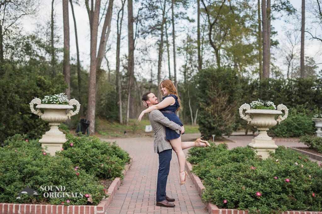 Mercer Botanic Gardens Engagement // Briana + Nolan -