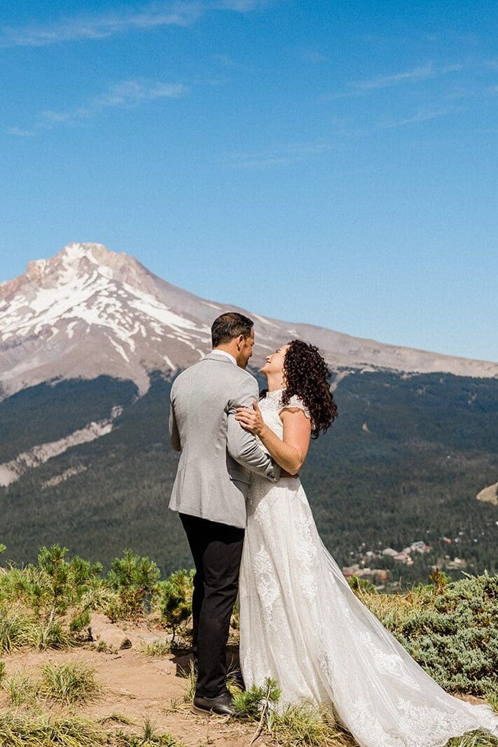 Gorge Crest Vineyards Wedding -