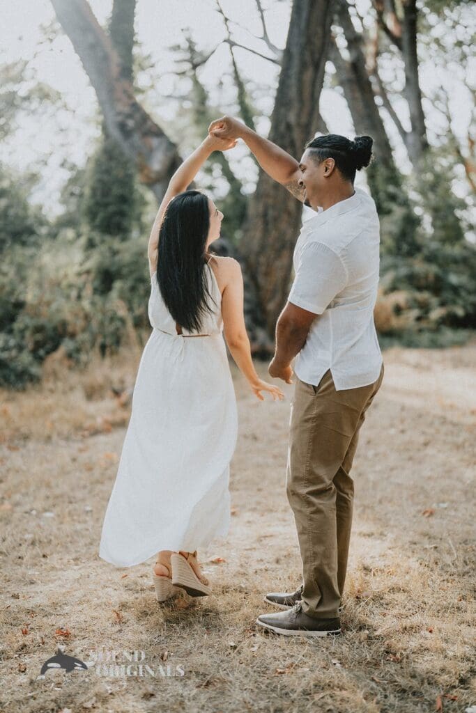 Ash + Chris Lincoln Park Engagement // Ash & Chris -