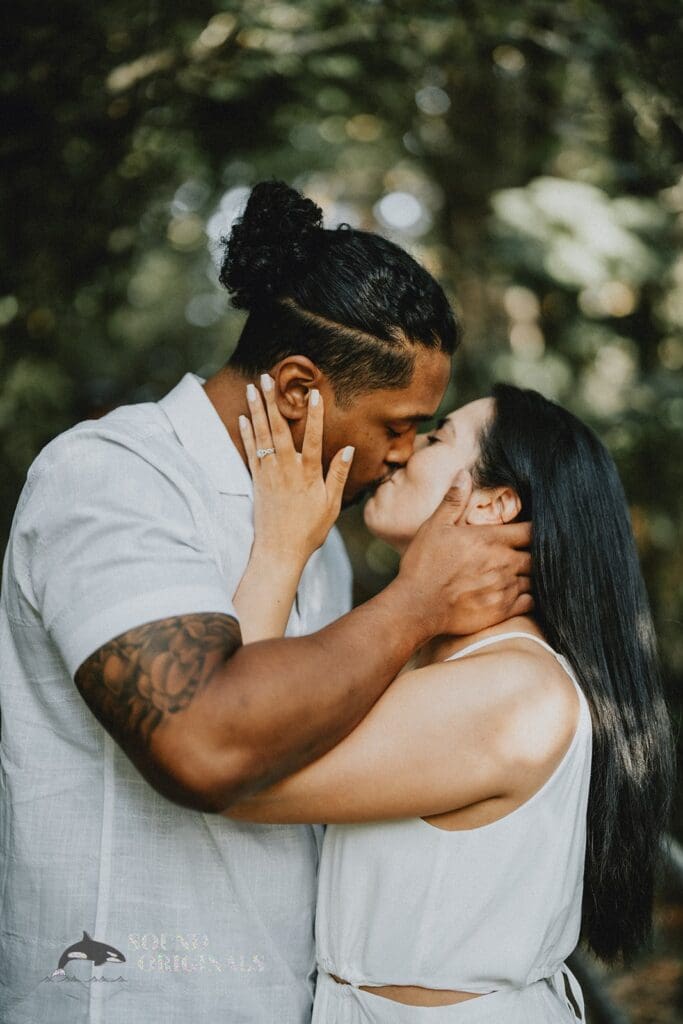 Ash + Chris Lincoln Park Engagement // Ash & Chris -