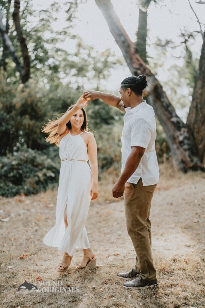 Ash + Chris Lincoln Park Engagement // Ash & Chris -