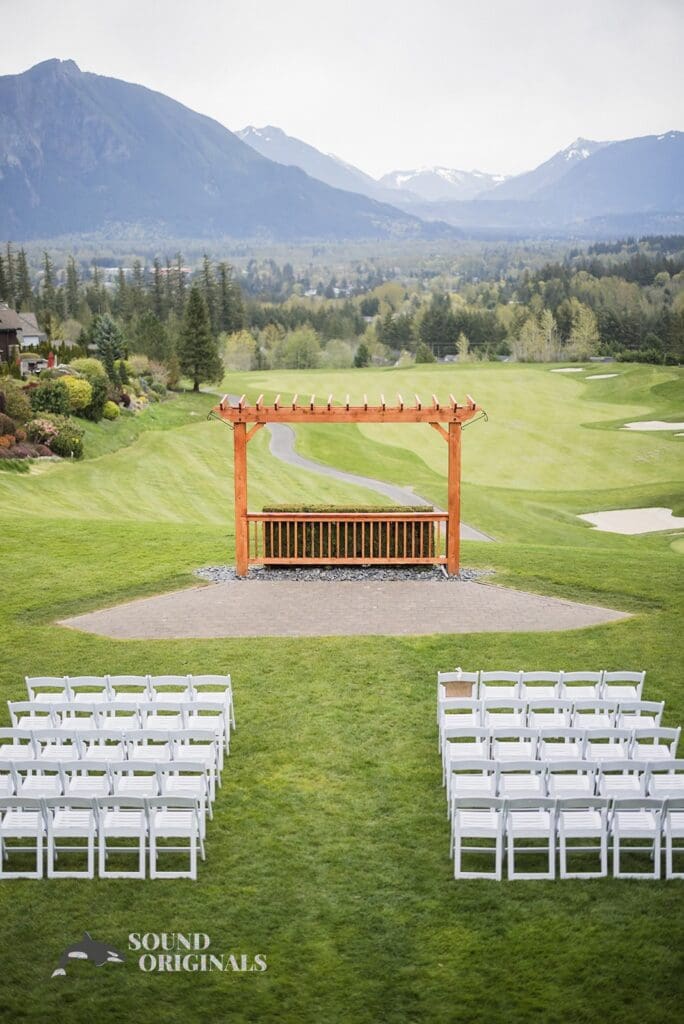 The Club at Snoqualmie Ridge Wedding // Amey + Kristen -