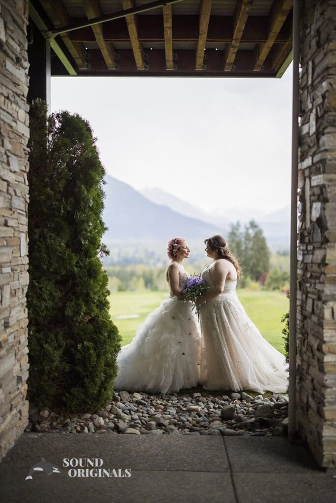 The Club at Snoqualmie Ridge Wedding // Amey + Kristen -
