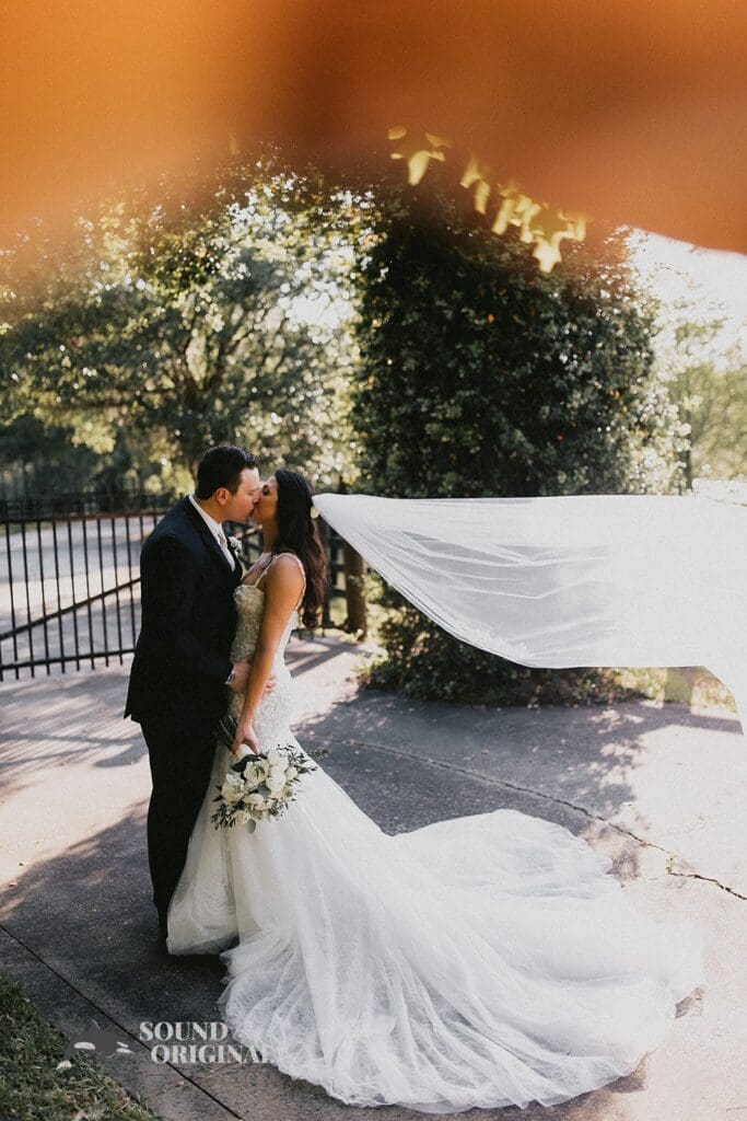 Club Lake Plantation Wedding // Bailey + Alex -