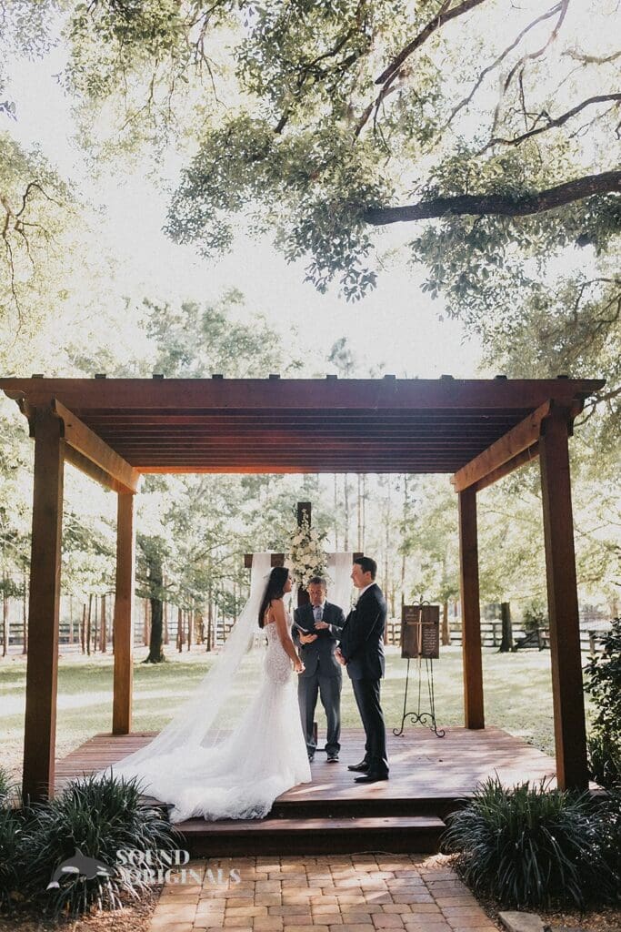 Club Lake Plantation Wedding // Bailey + Alex -