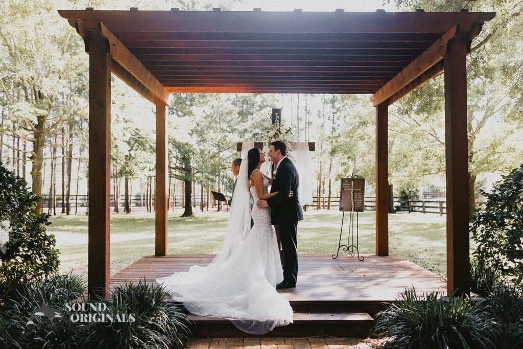 Club Lake Plantation Wedding // Bailey + Alex -