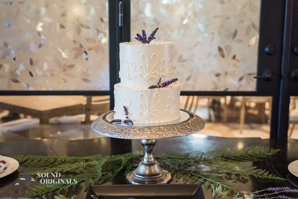 Lauren + George Twin Rocks Estate Winery Wedding // Lauren + George -