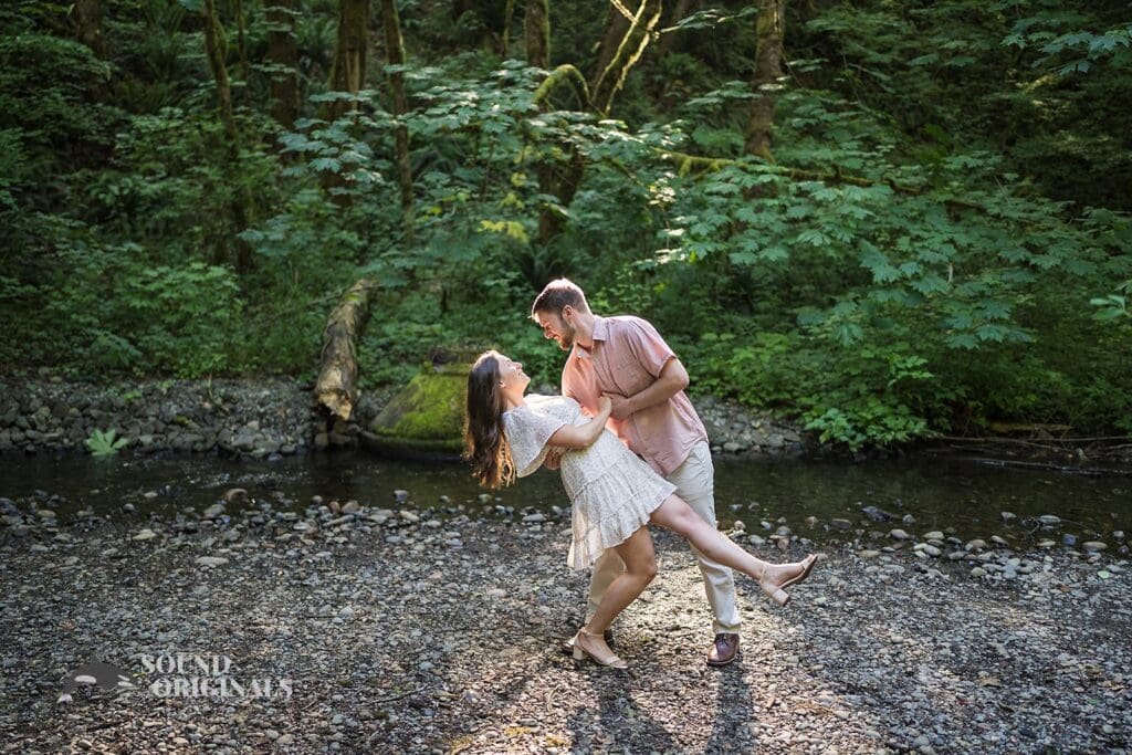25 STUNNING Locations for Engagement Photos in Seattle -
