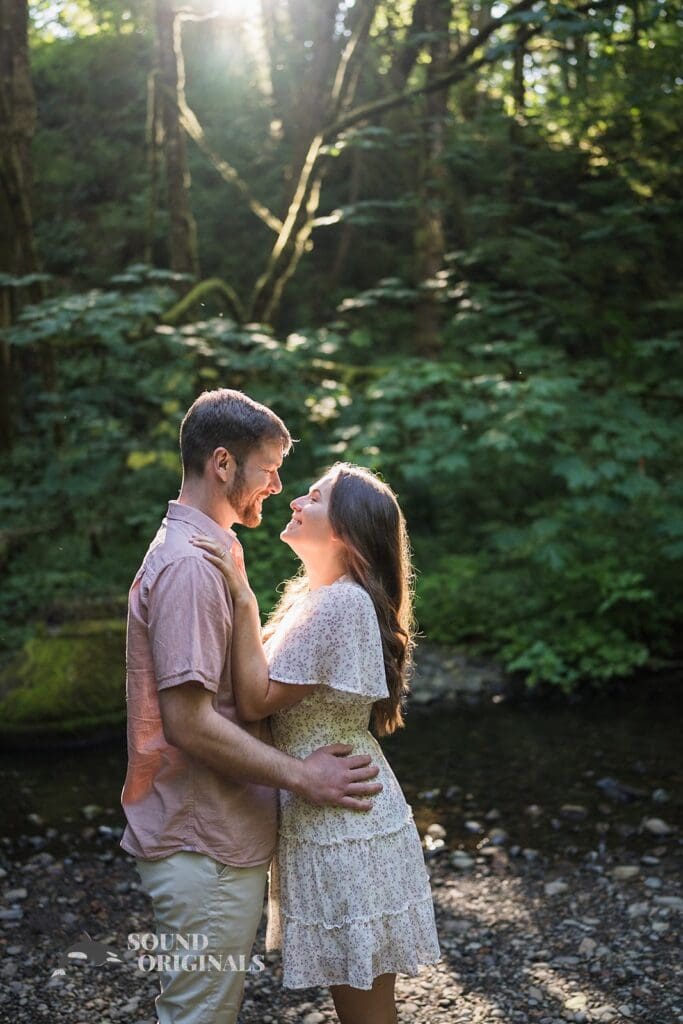25 STUNNING Locations for Engagement Photos in Seattle -