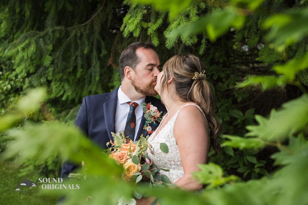 Gorge Crest Vineyards Wedding // Lindsey + Tom -