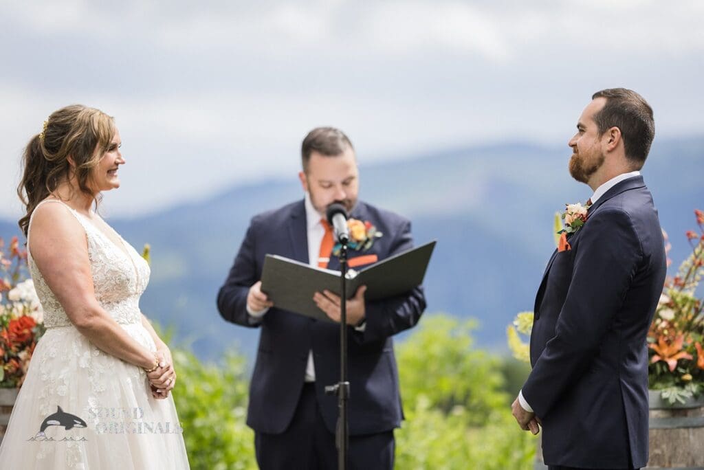 Gorge Crest Vineyards Wedding // Lindsey + Tom -