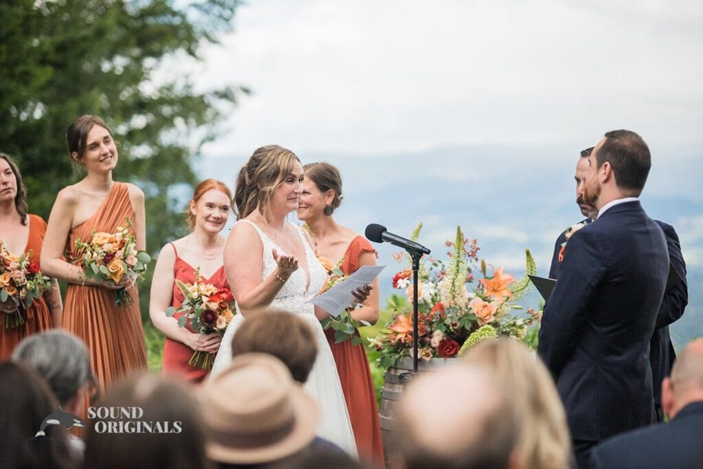 Gorge Crest Vineyards Wedding // Lindsey + Tom -