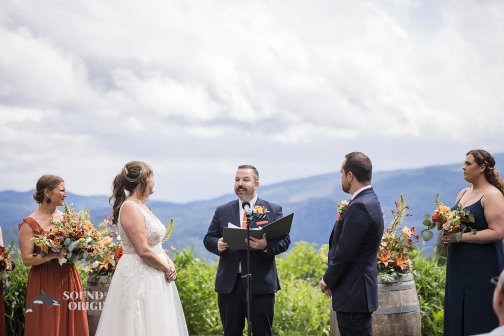 Gorge Crest Vineyards Wedding // Lindsey + Tom -