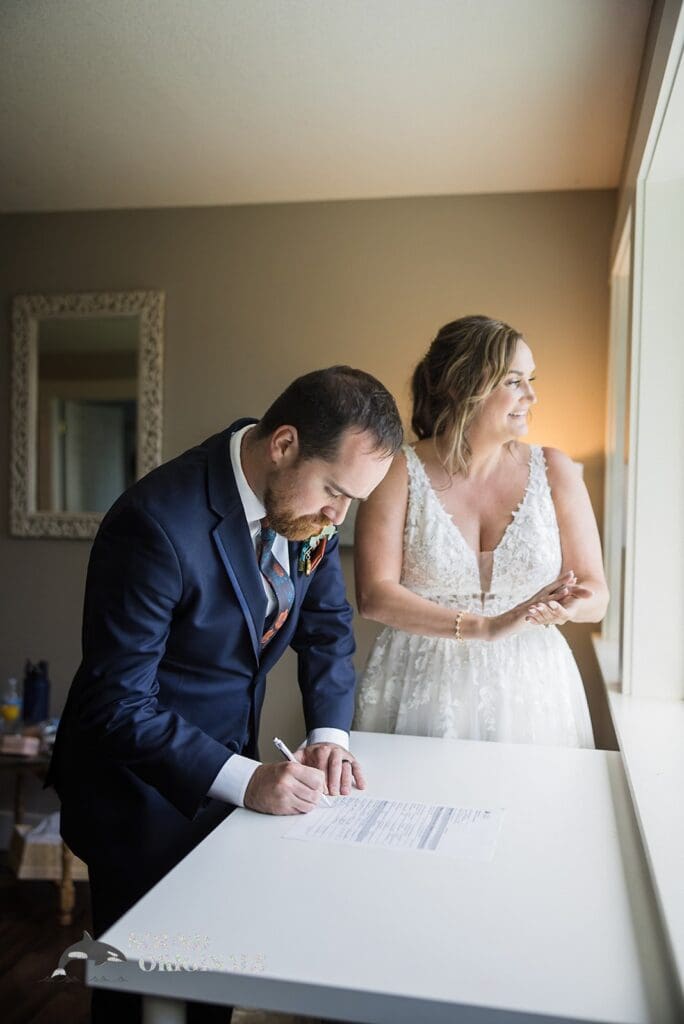 Gorge Crest Vineyards Wedding // Lindsey + Tom -