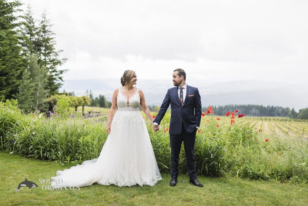 Gorge Crest Vineyards Wedding // Lindsey + Tom -