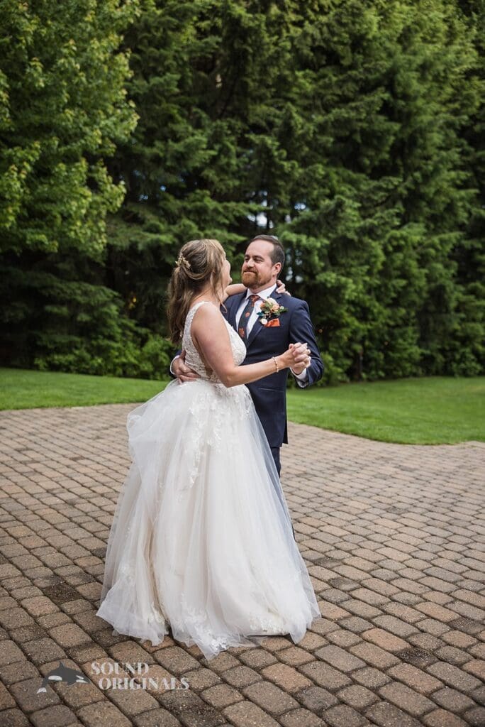 Gorge Crest Vineyards Wedding // Lindsey + Tom -