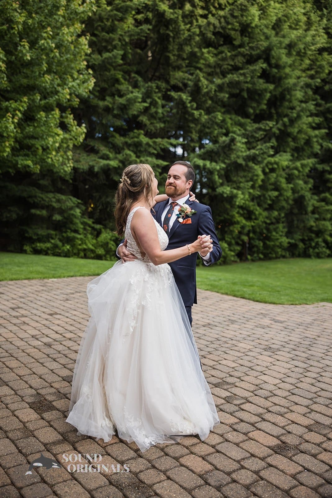 Gorge Crest Vineyards Wedding // Lindsey + Tom -
